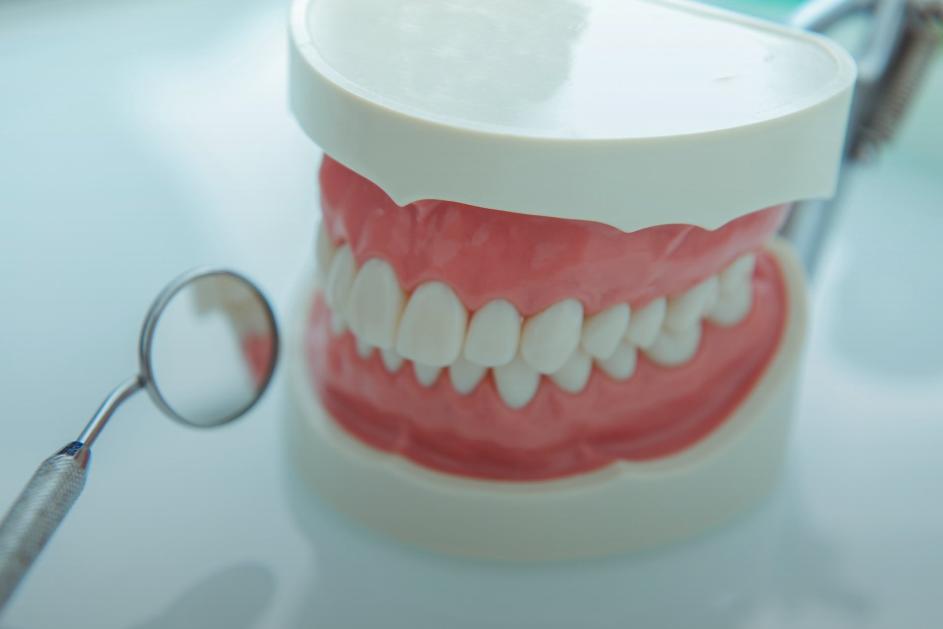 Misurazione dello stress da contrazione nei materiali compositi dentali