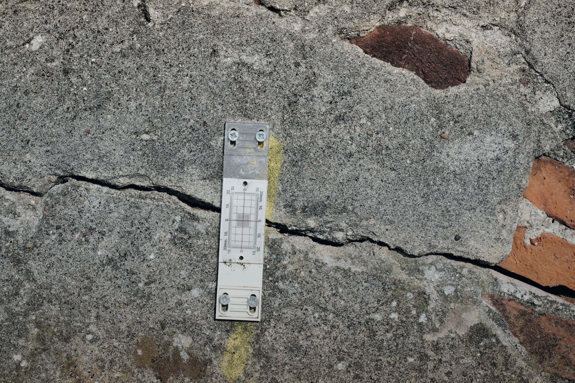 Estensimetri saldabili per il monitoraggio strutturale in ambienti esterni difficili