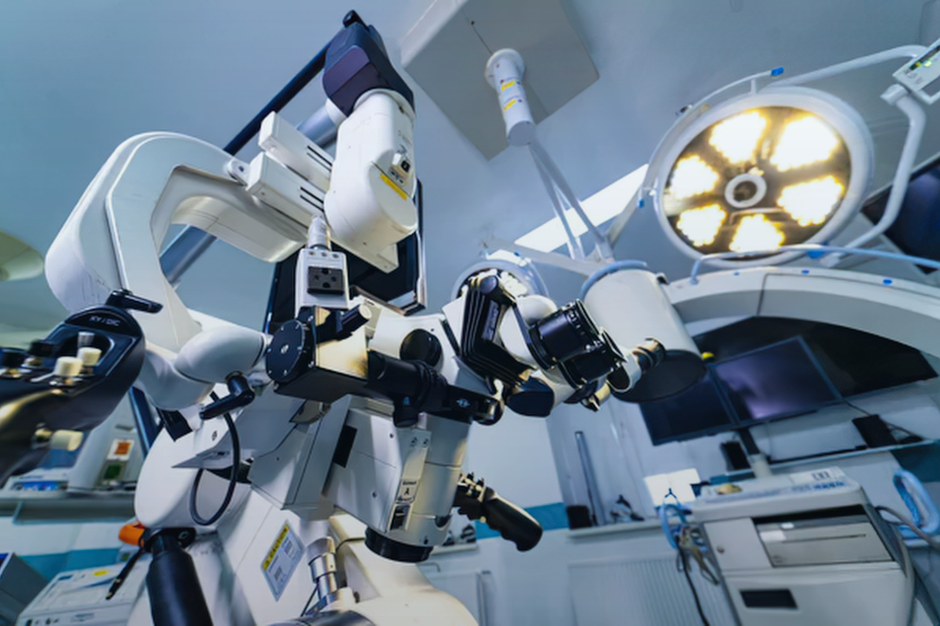 Sensori di forza per il feedback tattile nella chirurgia robotica